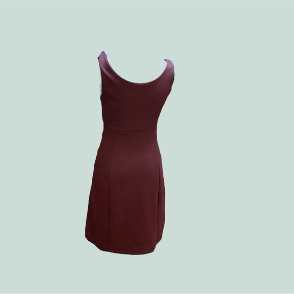 NEW YORK & COMPANY BURGUNDY PULL OVER SLEEVELESS DRESS SIZE XS GENTLY WORN - Picture 2 of 3